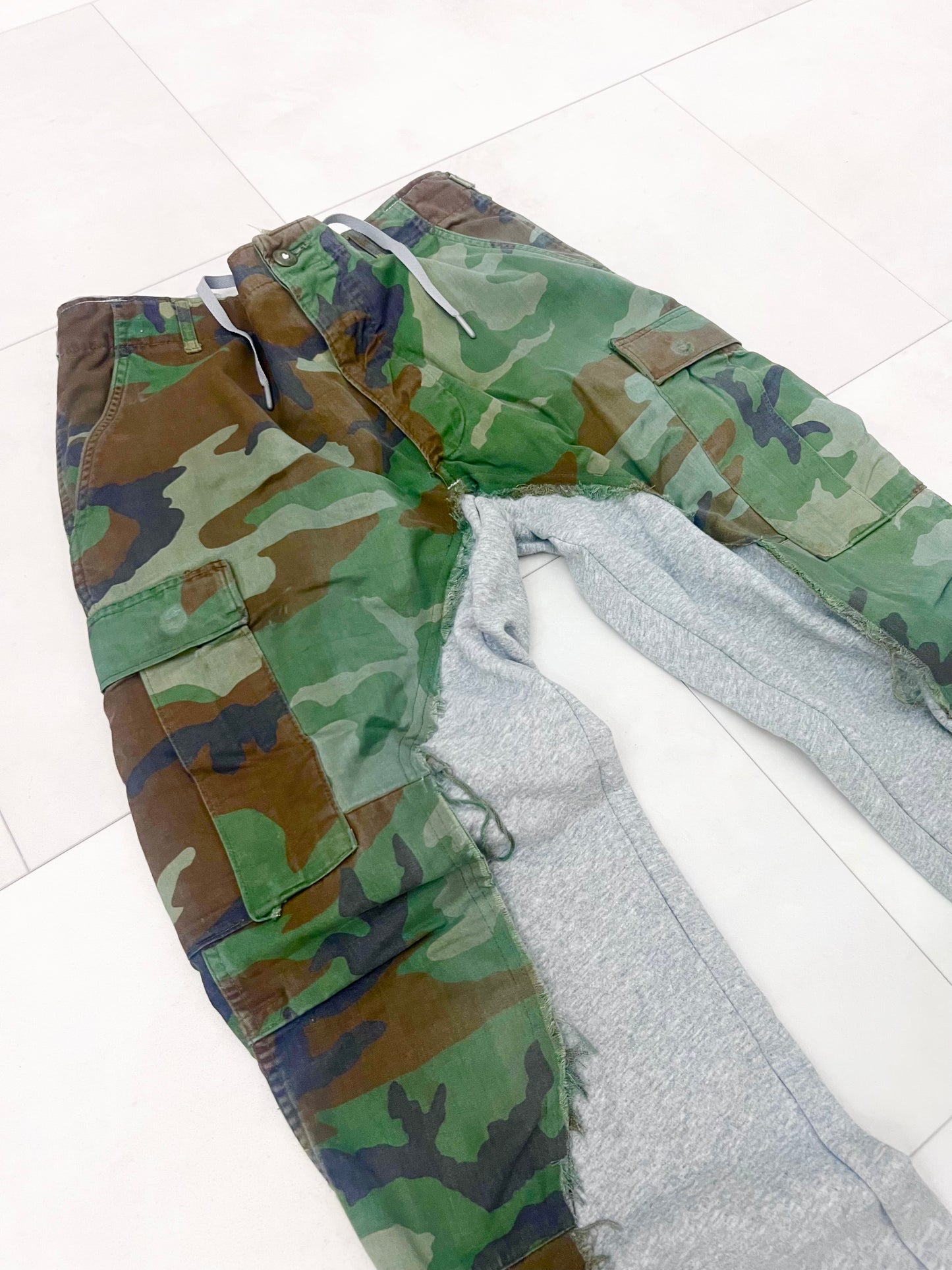 50/50 camo sweats w/open bottom size small