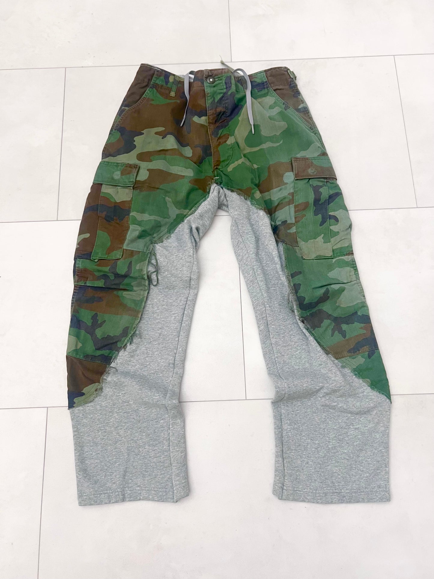 50/50 camo sweats w/open bottom size small
