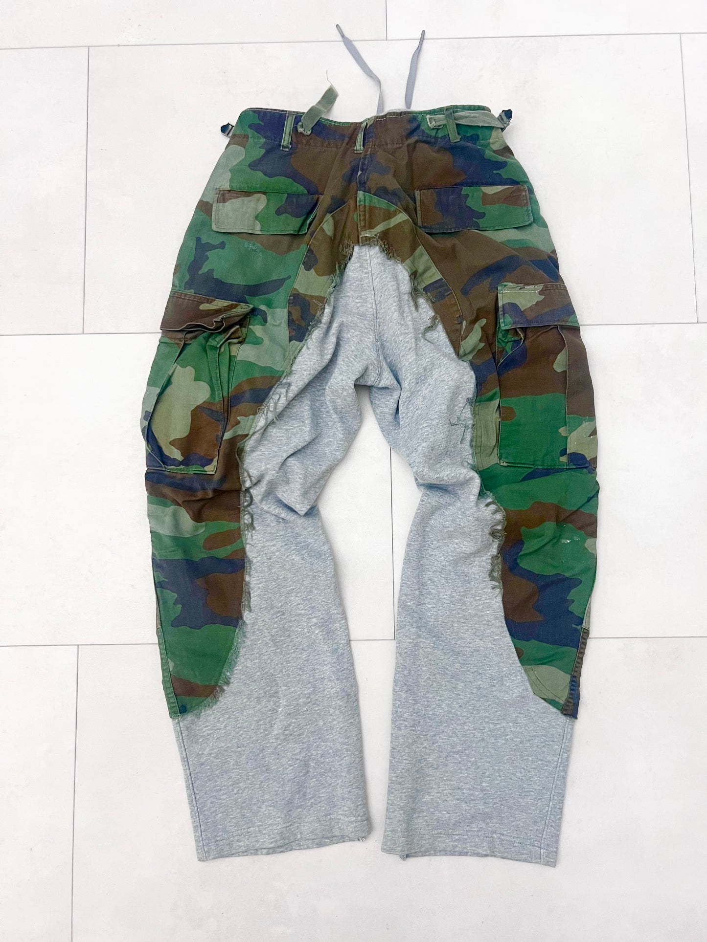 50/50 camo sweats w/open bottom size small