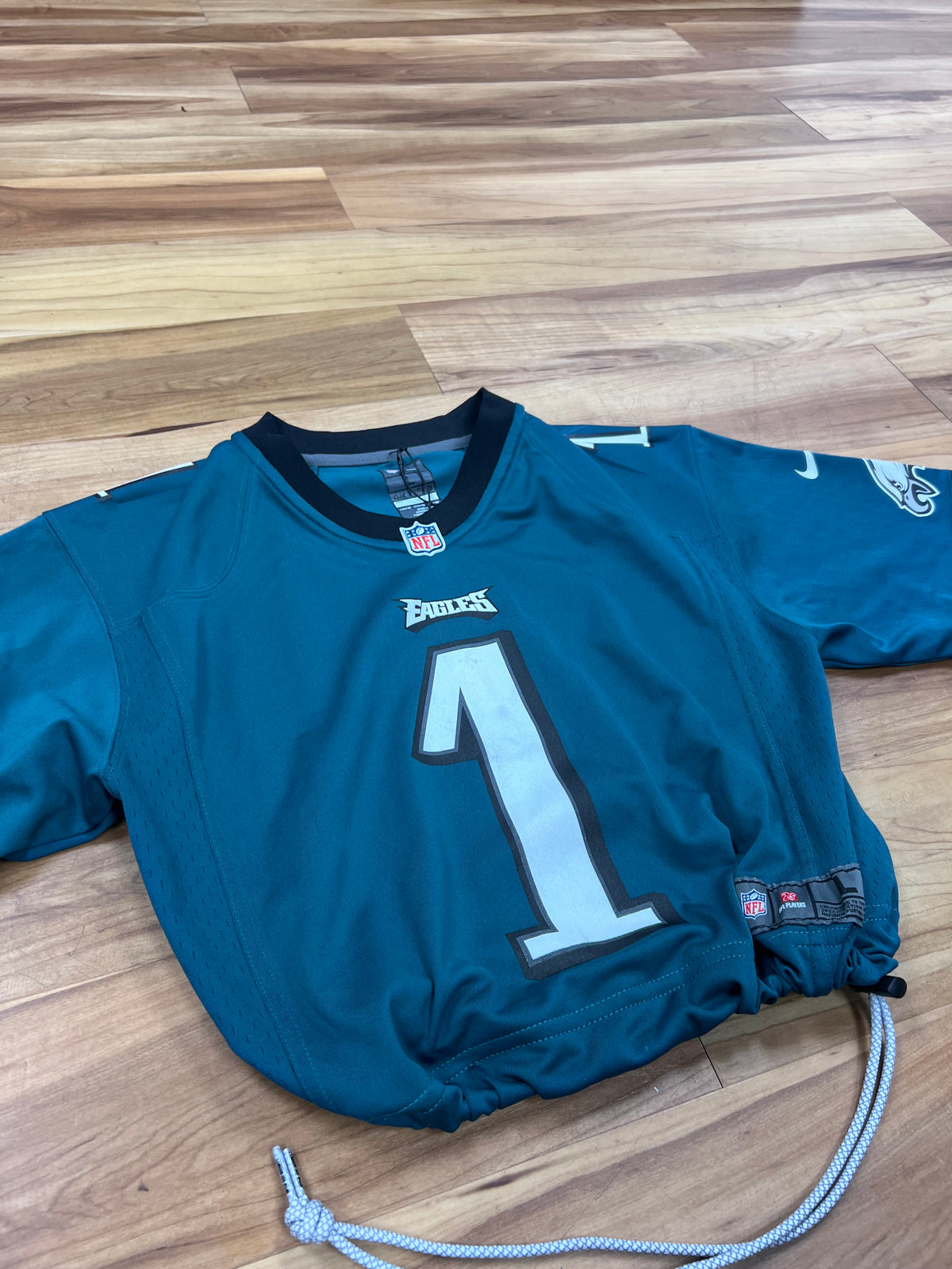 Upcyled Cropped Philadelphia Eagles Hurts jersey size women small/Youth Large