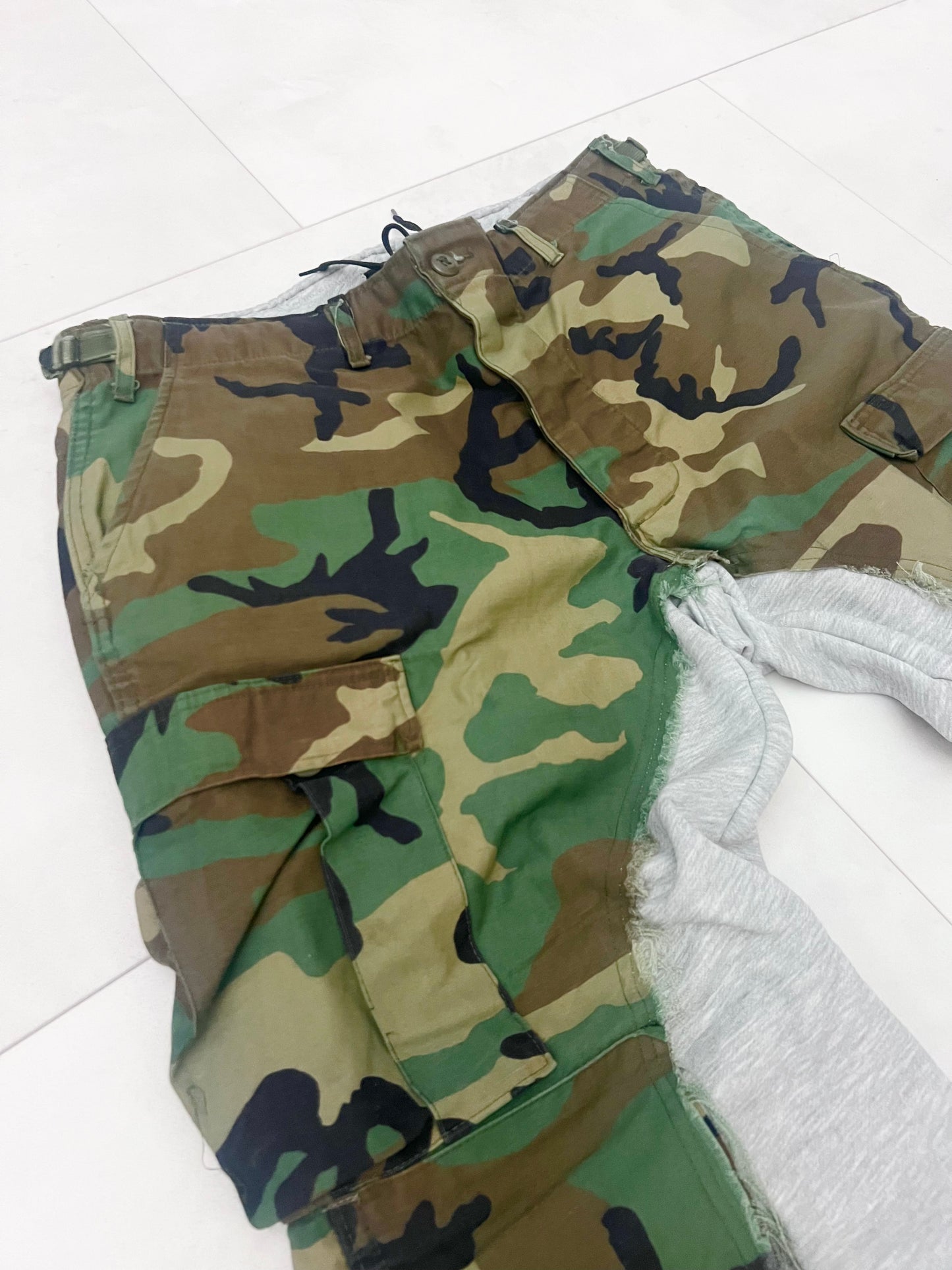 50/50 camo sweats w/open bottom size Large