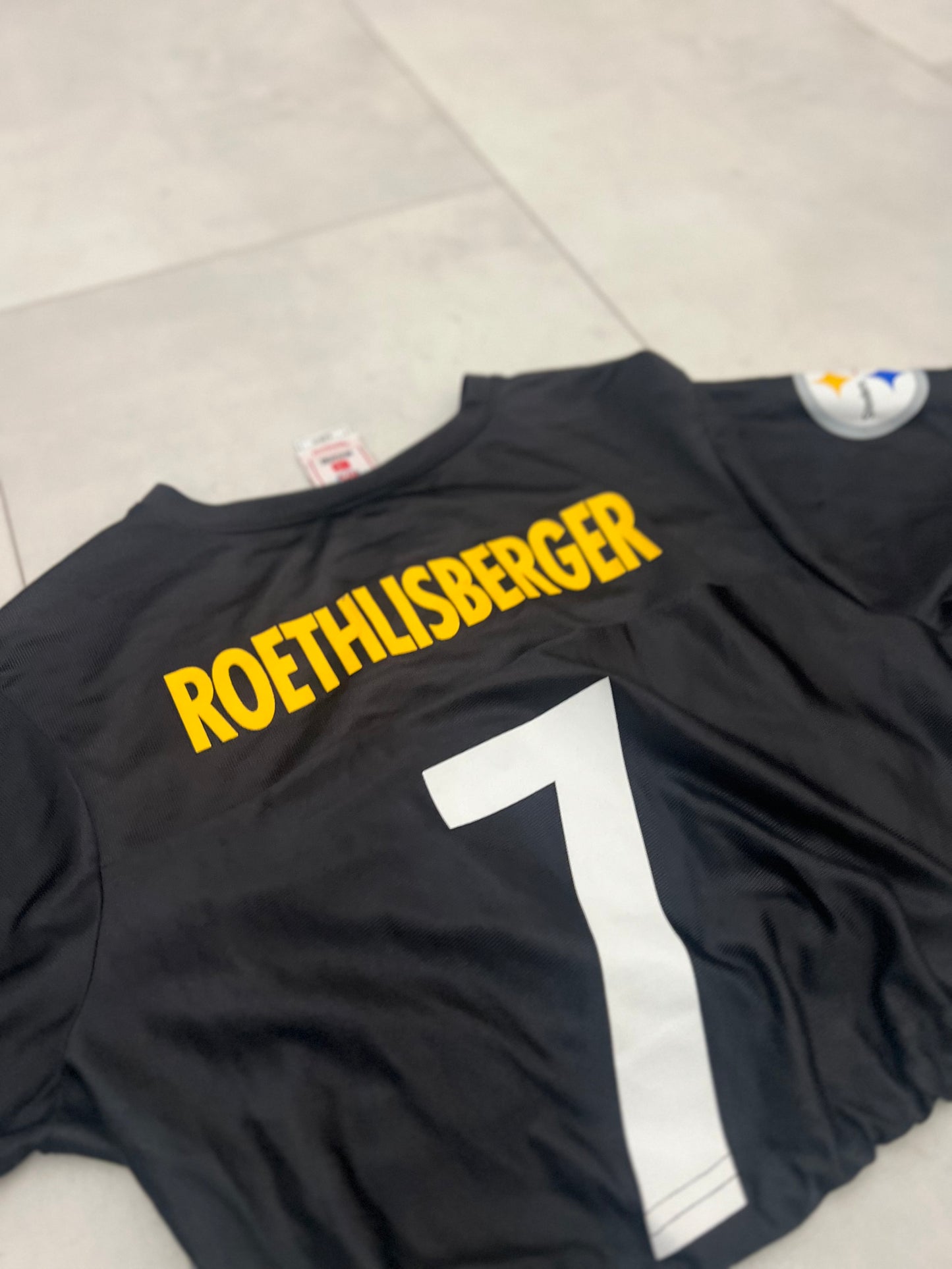 Cropped Pittsburgh Steelers Roethlisbeger jersey size Youth extra Large/ Women Medium