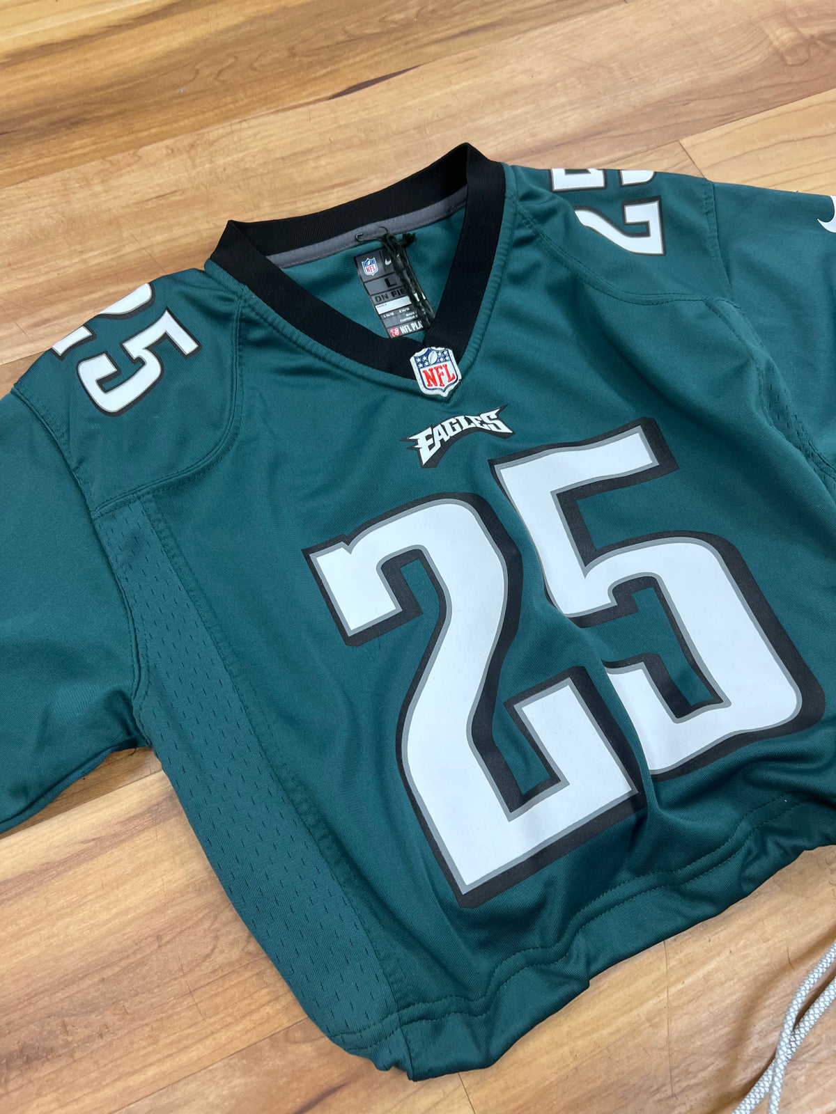 Upcyled cropped Philadelphia Eagles Shady McCoy jersey Woman size Small